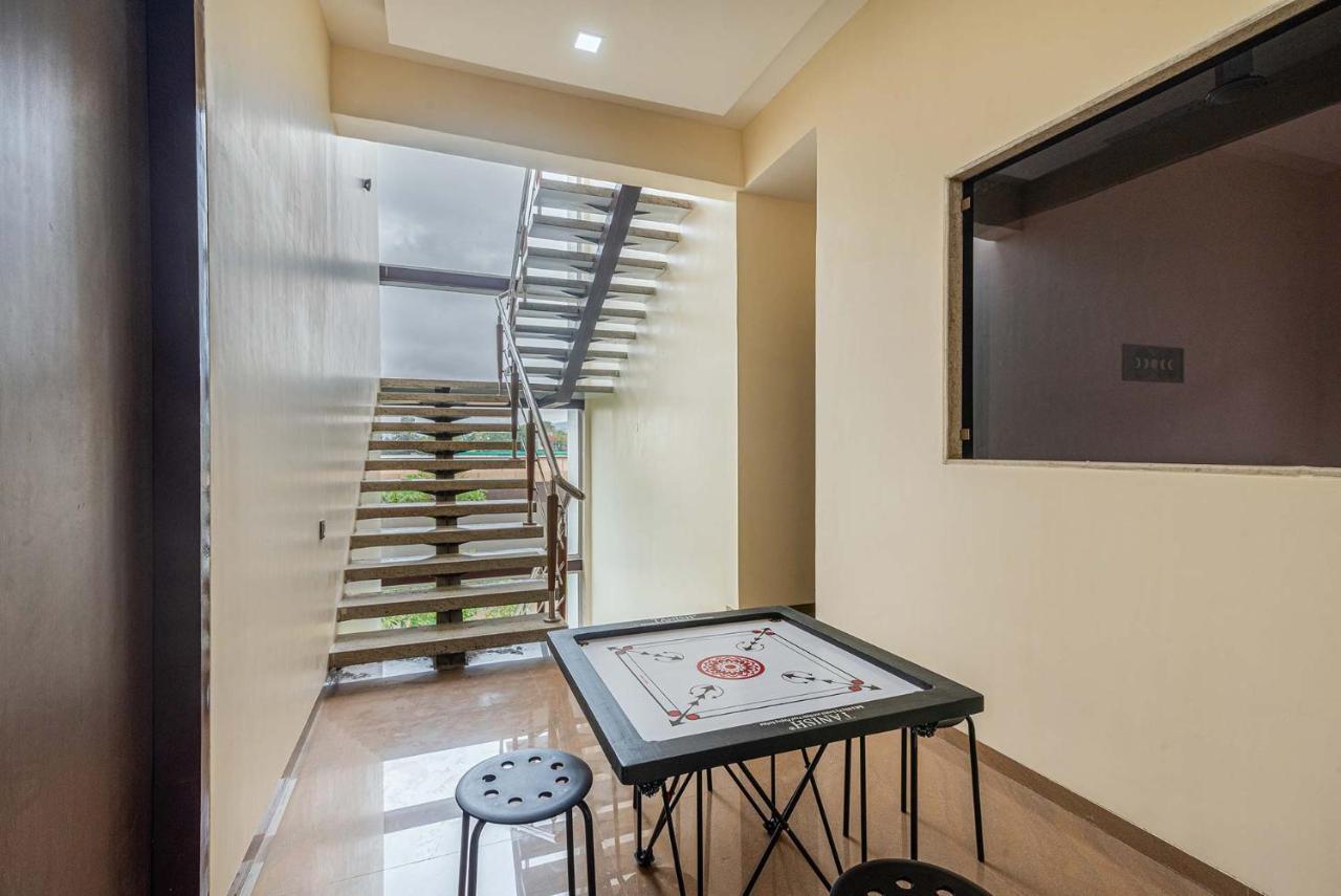 Sierra Skies By Stayvista - A Mountain-View Villa Featuring A Rooftop Swimming Pool, Jacuzzi, Turf, And A Gym For An Elevated Stay Lonavla Exterior foto