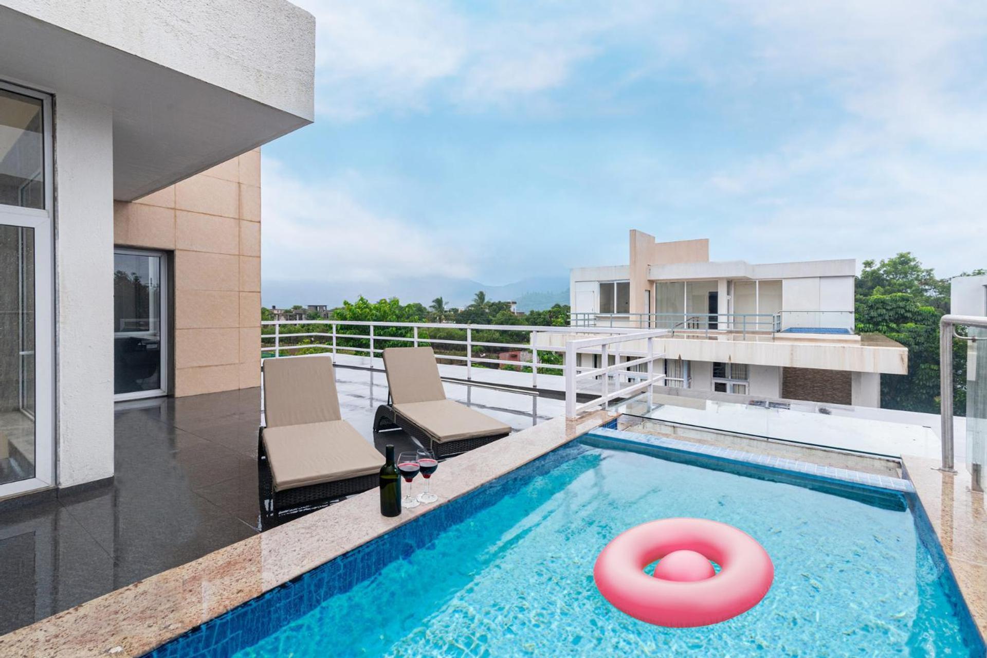 Sierra Skies By Stayvista - A Mountain-View Villa Featuring A Rooftop Swimming Pool, Jacuzzi, Turf, And A Gym For An Elevated Stay Lonavla Exterior foto